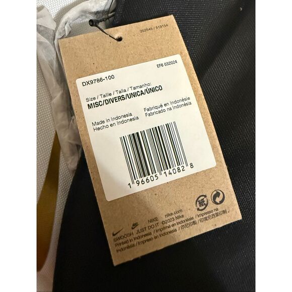 Nike Men's Colorblock Hoops Elite Backpack White & Black OS NWT - Picture 4 of 15